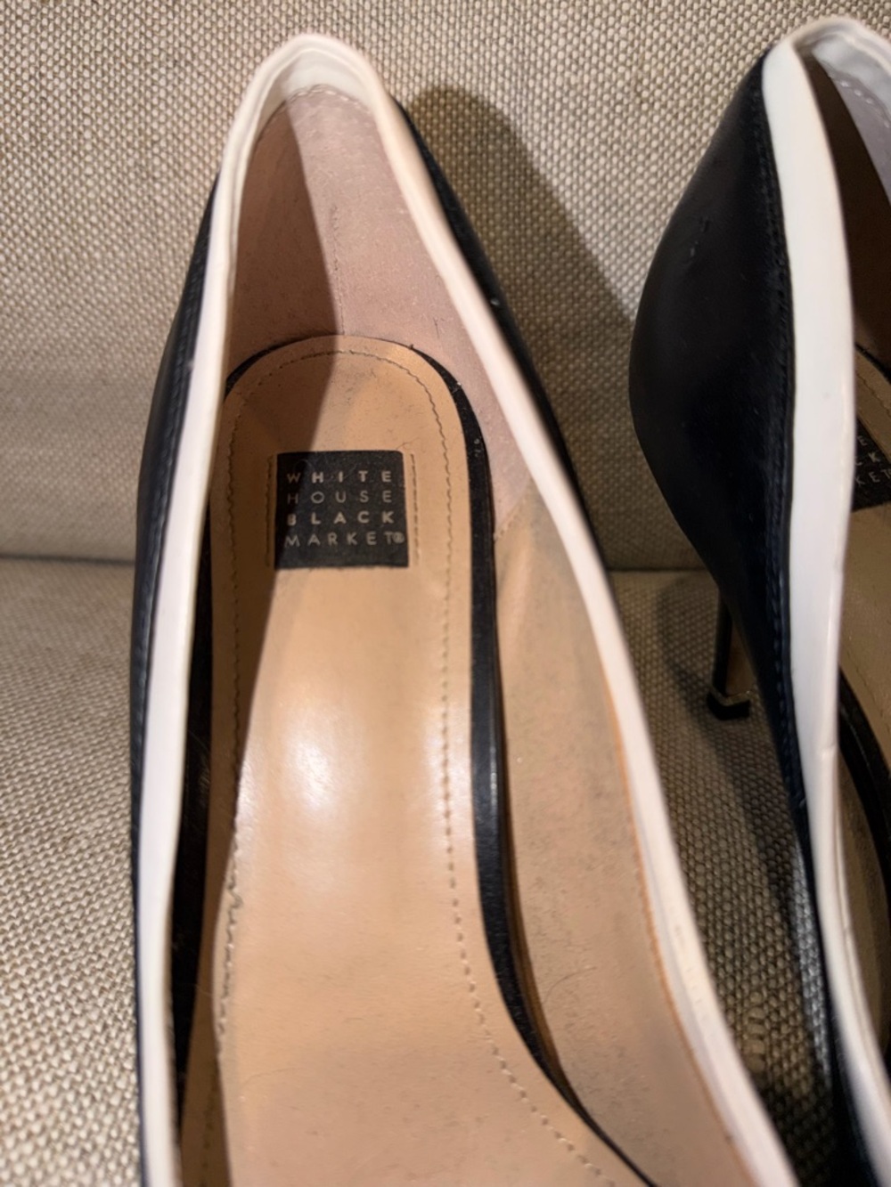 White House Black Market Black and White Pointed Toe Women's Pumps Size 8 - Picture 2 of 6